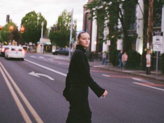 Charlotte Day Wilson shares live performance of "My Way"