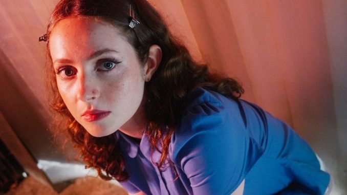 Siobhán Winifred signs to Chess Club Records and announces debut EP, Don't Do Well Alone