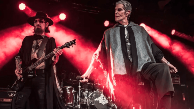 Jane's Addiction: Perry Farrell, Dave Navarro Fight Onstage