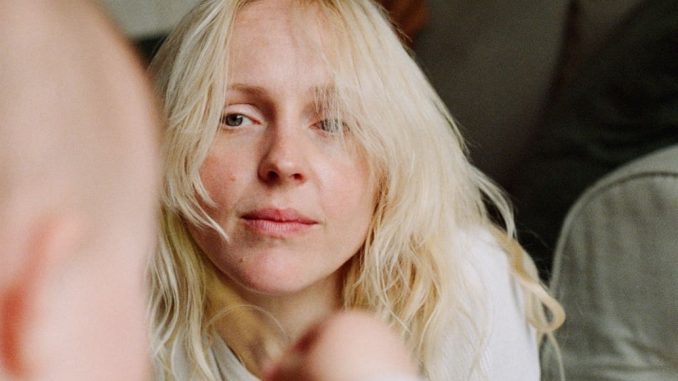 Laura Marling Shares 'Child Of Mine' | News